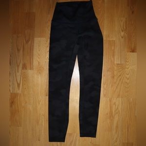 Black Camo Lululemon Wunder Under Leggings